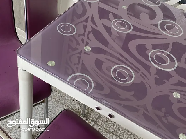 ميز طعام اربع مقاعد