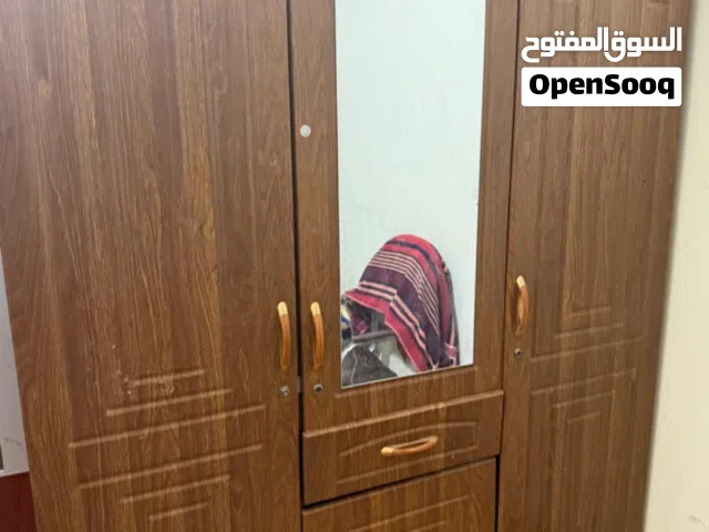 كنتور مع  سريرين مفرد مع ميزين