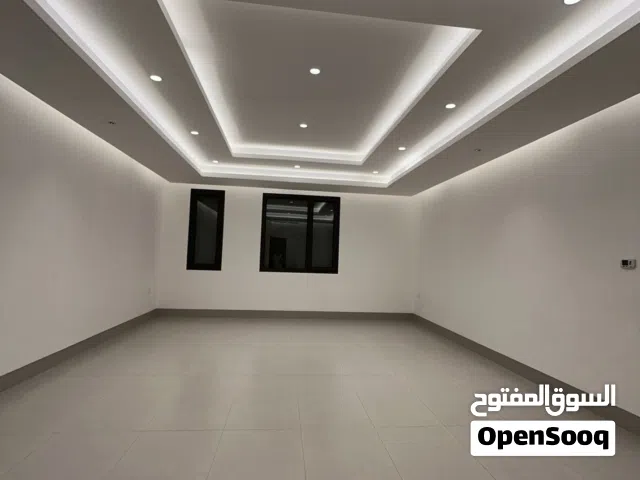 للإيجار دور 4 غرف ماستر بغرب عبد الله مبارك