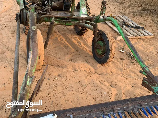 1999 Harvesting Agriculture Equipments in Tripoli