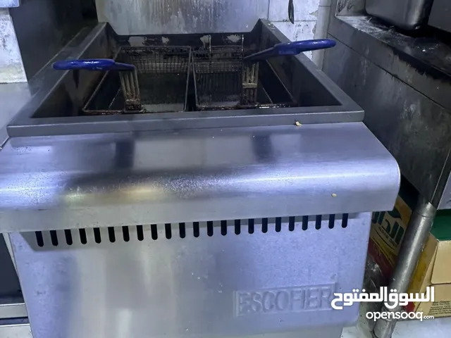 اجهزه مطعم نظيفه للبيع كرل/قلايه/جدر ضغط/حمايه/ميز ستيل/برادات /مجمدات