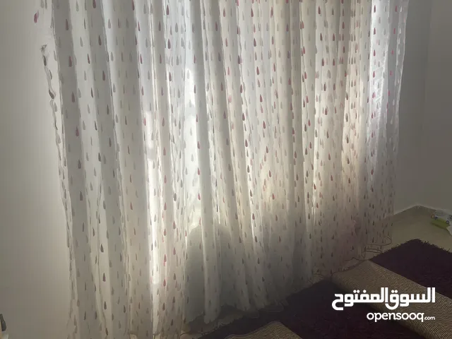 3 قطع سجاد مع ستارة بسعر مغري