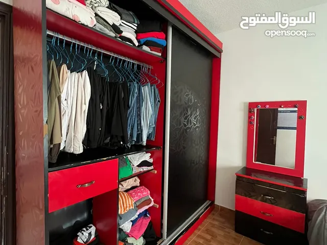 غرفة نوم مستعمله