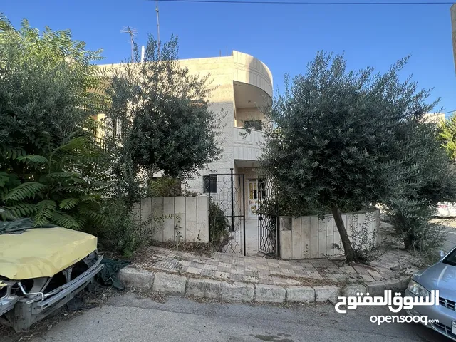 350m2 4 Bedrooms Villa for Sale in Amman Al Gardens