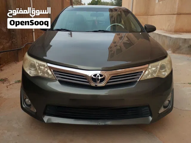 2014 تويوتا كامري E