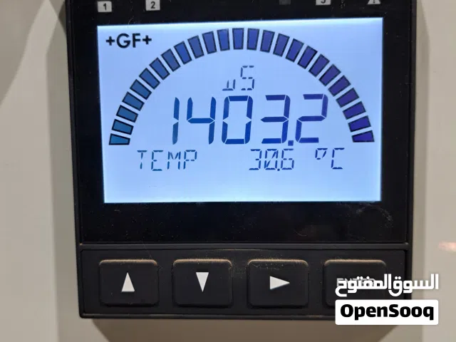 تركيب وصيانة محطات تحلية المياه لمصانع المياه وغيرها ..ومعالجة المياه واتمام تحاليل المياه والتربة .