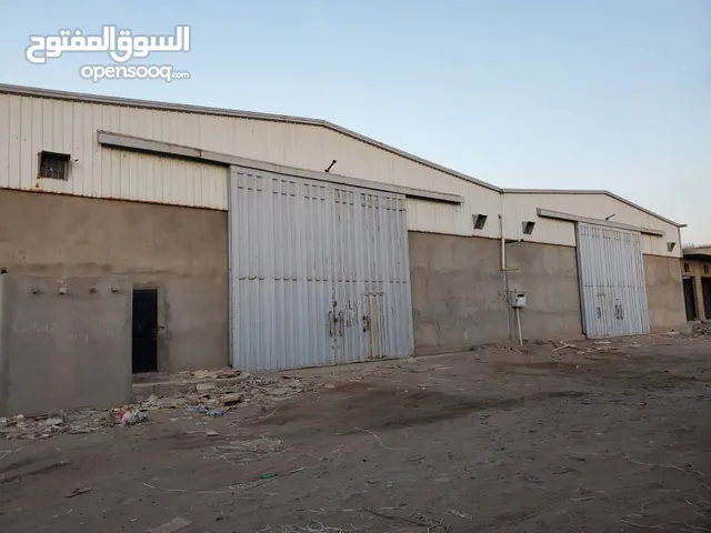 2 هناجر للبيع مقابل سوق القات الممدارة مساحة الهنجر الواحد 25×18 متر مربع مقابل سوق القات ح