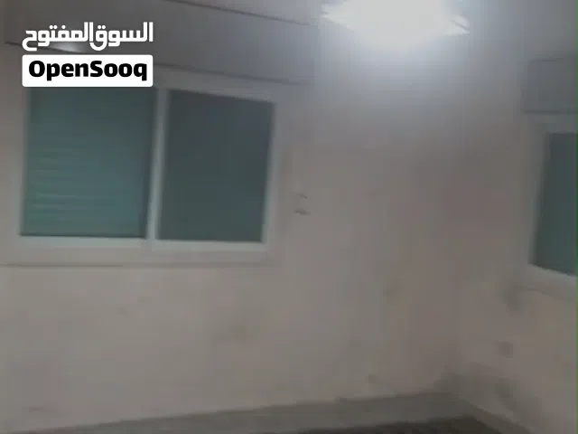 شقه البيع في الدوحه موقع مميز قريب من الشارع الرئيسي وقريب على كل للخدمات وراء بلديه الدوحه