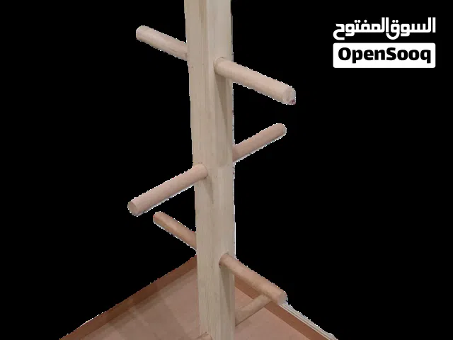 استاند خشبي للببغاوات