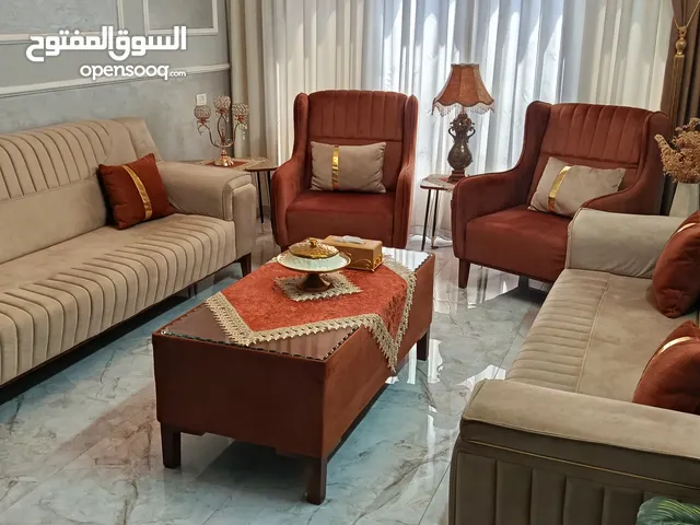 كنبايات لغرفة السفرة او الجلوس (شبه جديد)