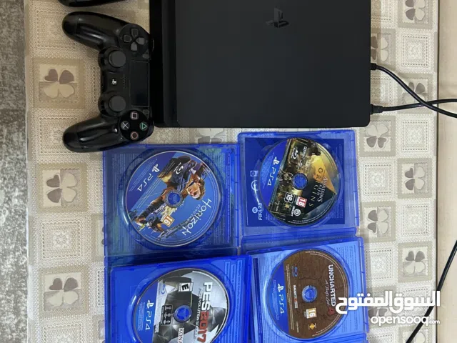 PS4 slim 500GB جهاز نظيف جدا  مع يدتين تحكم اصليات + ps plus + العاب