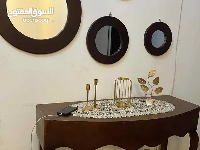 مدخل بني مع مرايا