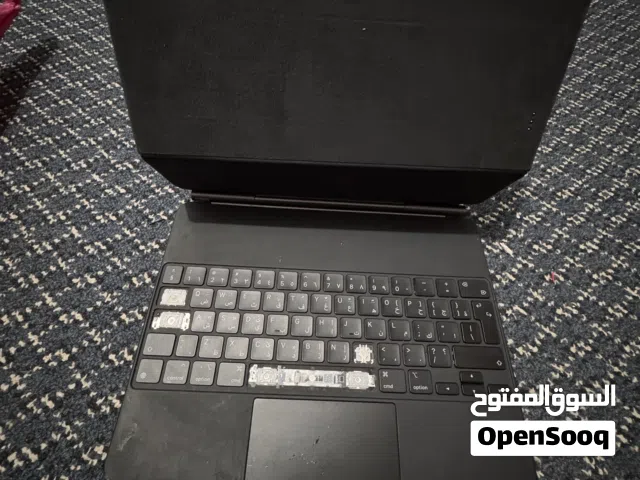 ماجيك كيبورد ايباد برو الأصلي بحالة جيده (يوجد كيبورد تقليد الايباد برو 10 انش)