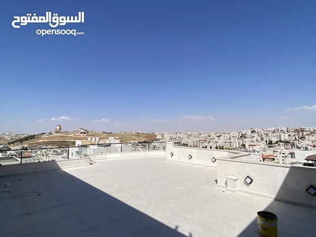 شقة مميزة اخير مع روف في اجمل مناطق قرية النخيل اجمل تشطيب واطلالة رائعة 240 داخلي و 90 تراس خارجي