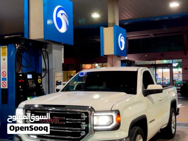 Used GMC Sierra in Sharjah