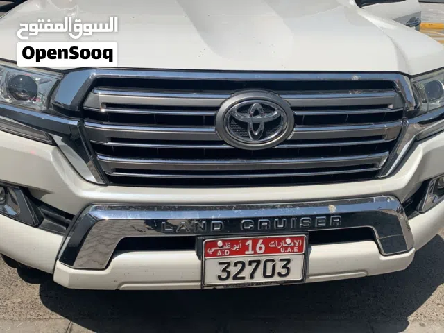 2016 Toyota Land Cruiser GXR