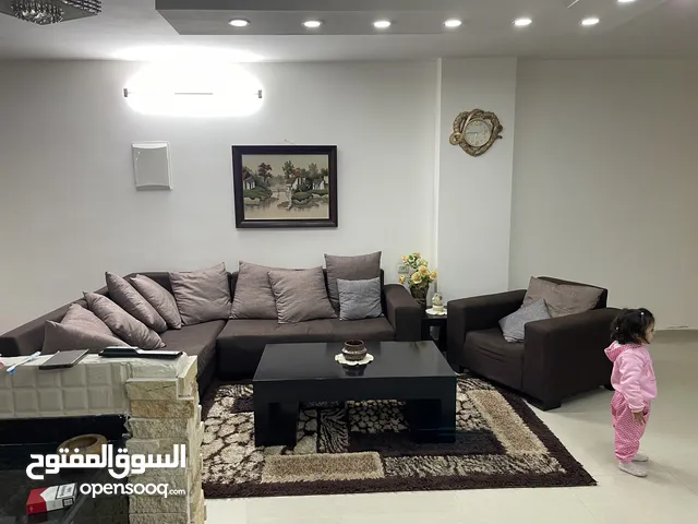 شقه صغيره مفروشه للبيع بشكل مستعجل