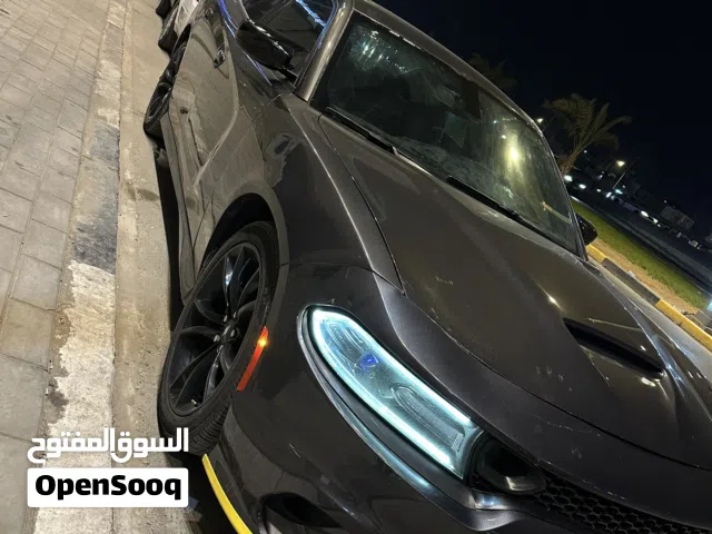 دوج جارجر موديل 2020 اصل فئه RT محرك 5700 هيمي رقم بصره حره تحويل مباشر عداد مسافه 62 حقيقي