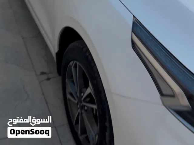 2025 كيا سيراتو Standard