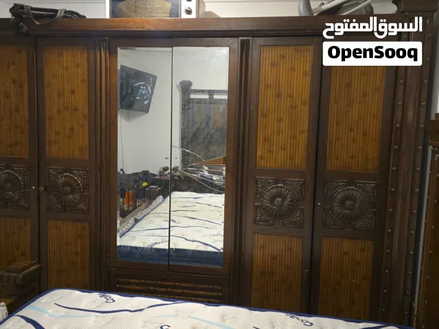 غرفه نوم كامله كبيره و مساحة السرير 200×200