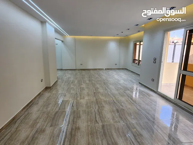 Unfurnished Full Floor in Giza Mohandessin