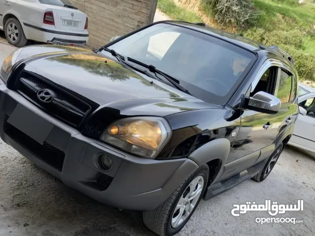 توسان 2008 ماطور 2000 / 20 صباب لون اسود