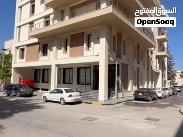 هدي العماره هدا عرض 2 في بن عاشور العماره مساحة الأرض 300 متر مسقوف الشقه 280 متر فيها بركيدجو