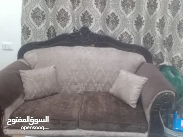 طقم كنب مستعمل نضيف للبيع 30دينار