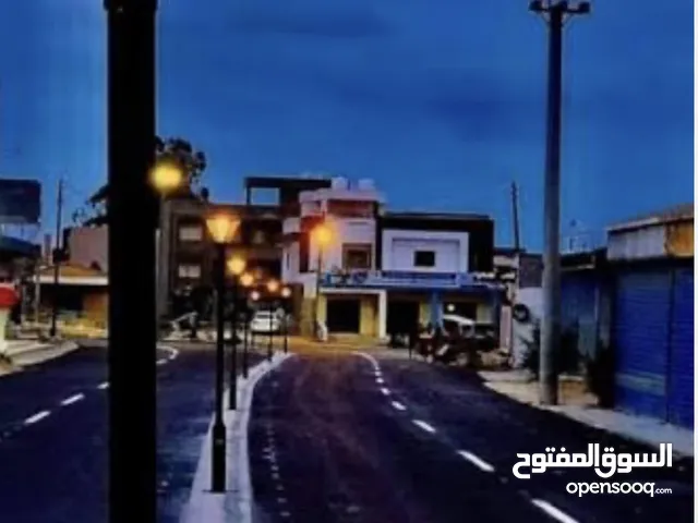 1300 متر علي طريق في القيو