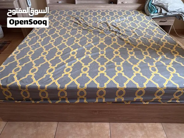 King-size bed