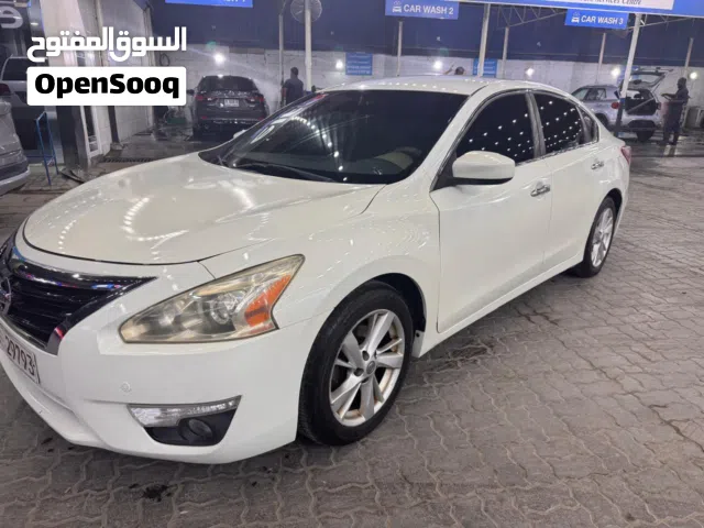 2013 نيسان التيما SV