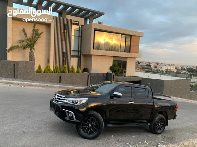 Used Toyota Hilux in Amman