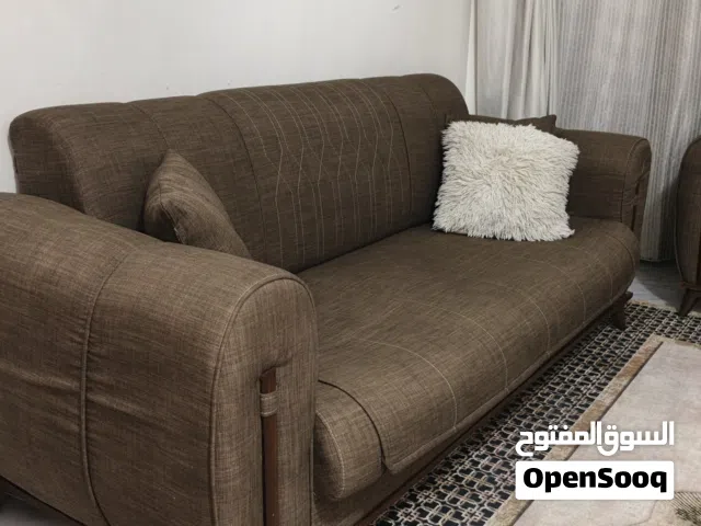 تخم تركي باللون البُني مستعمل نظيف للبيع
