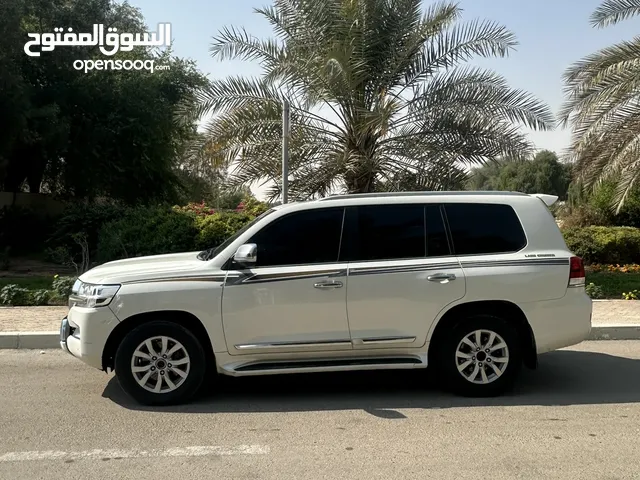 Used Toyota Land Cruiser in Abu Dhabi