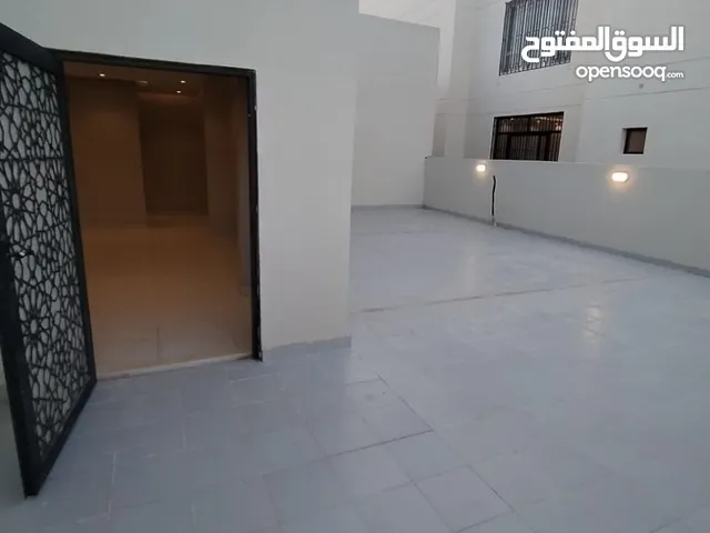 215 m2 5 Bedrooms Apartments for Rent in Al Madinah Ar Ranuna