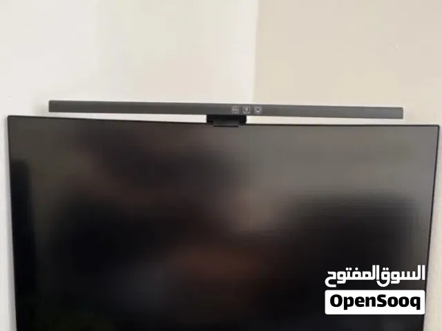 اضاءة فوق الشاشة بعرض 50 سم تشتغل ومافيها اي مشكلة