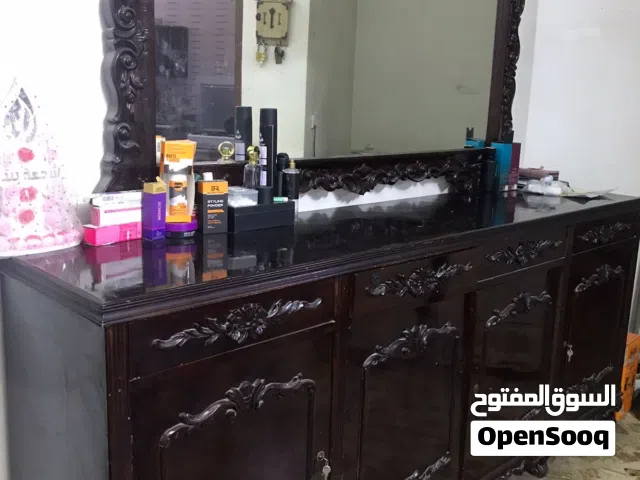 بوفية وميز طعام