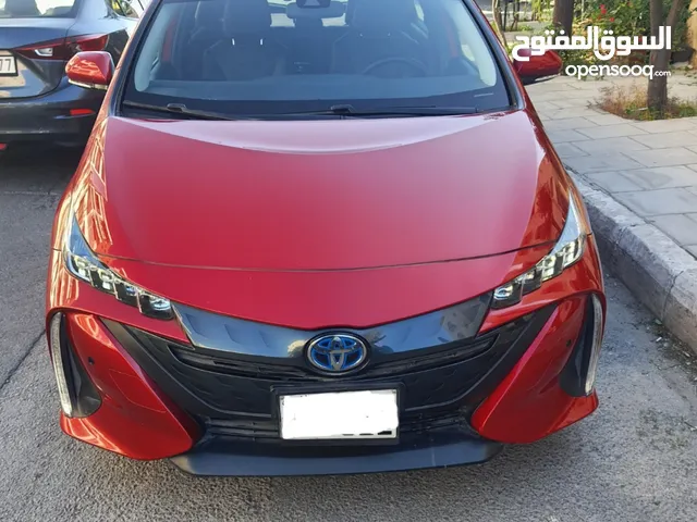تويوتا بريوس 2020 plug in نظيفة وممشى قليل للبيع