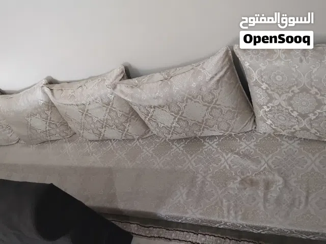 جلسات ارضيه يكفي 15 شخص