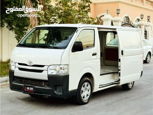 TOYOTA HIACE 2021