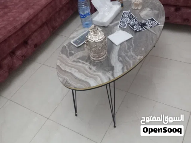 للبيع طاولات سيرفيس عدد3 ووحده وسط