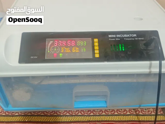 يوجد فقاسه اوتوماتيك  تسع  90 بيظه