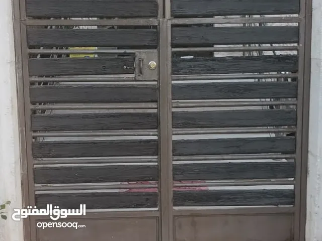بواب حديد خارجيه ثقيله شبه جديده