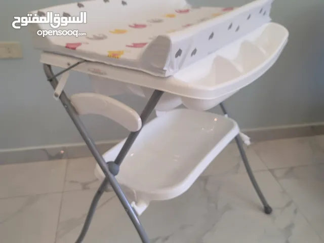 حوض استحمام للبيبي مع طاولة الحفاض - Baby Changing Table + Bathtub - LIKE NEW