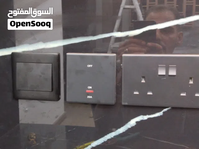 جميع الاعمال الصيانه الكهرباء المنزليه والكاميرات واللوح الاعلانيه