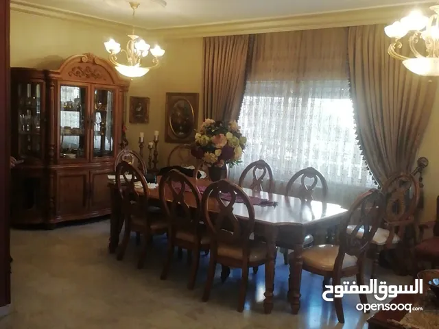 450 m2 5 Bedrooms Villa for Sale in Amman Khalda