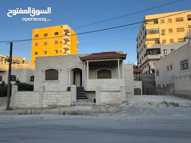 بيت طابقين. ضاحية المدينة أخو برش