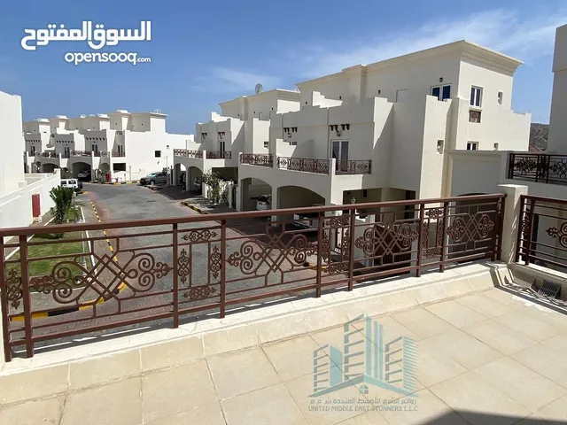 350 m2 4 Bedrooms Villa for Rent in Muscat Madinat As Sultan Qaboos
