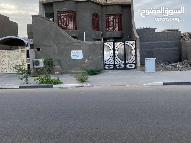 200 m2 More than 6 bedrooms Townhouse for Sale in Basra Zubayr