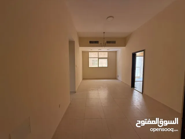 فرصة مميزة للإيجار السنوي في عجمان بمنطقة الجرف شقة غرفتين و صالة واسعه مع بلكونه اطلاله مفتوحه